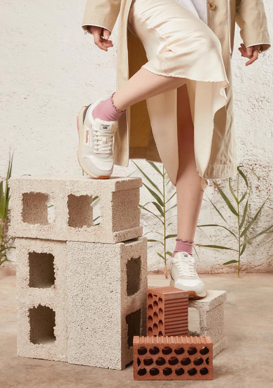 Active Fur White - Image 5