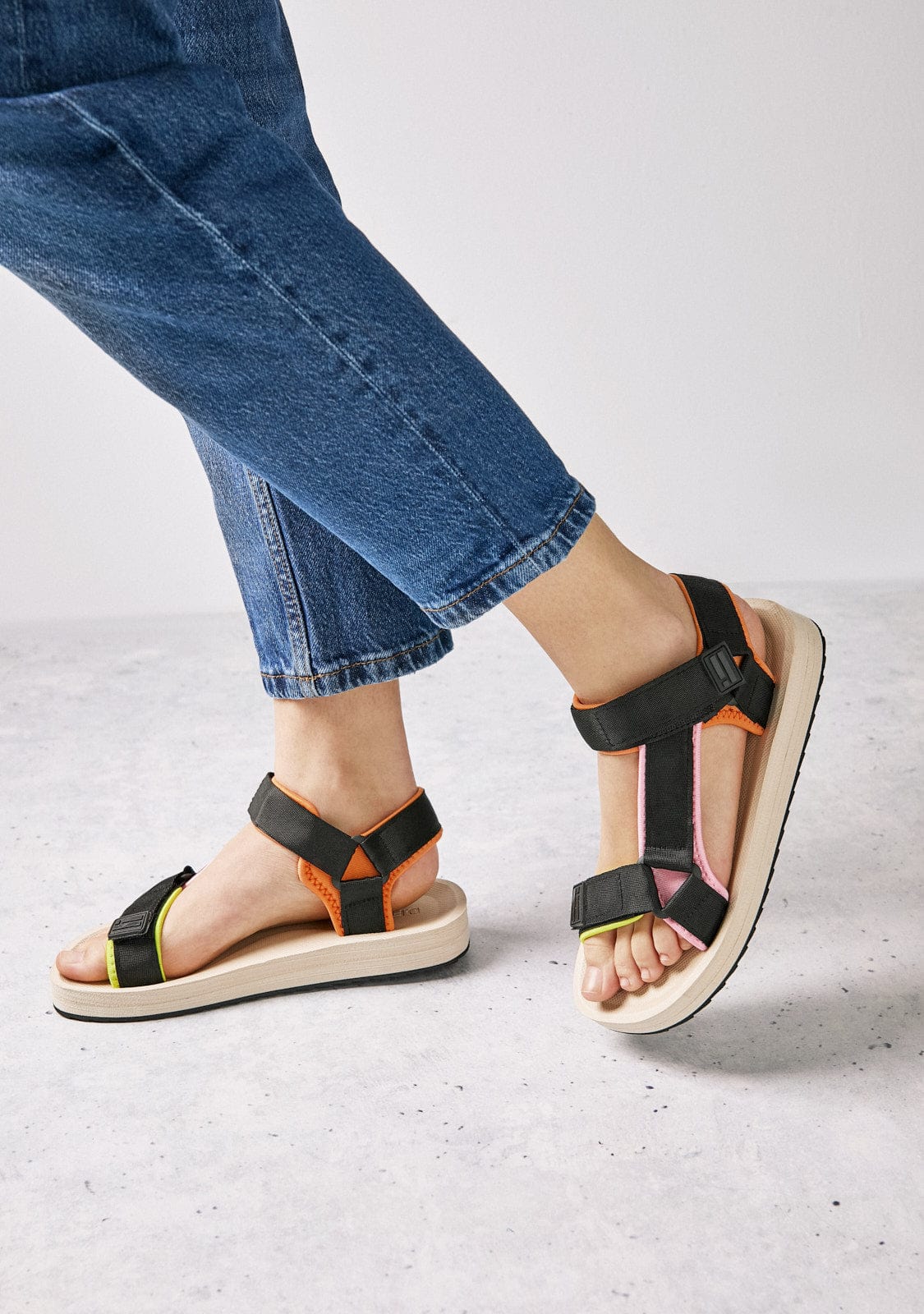 Forest Neo Black / Beige - Image 5