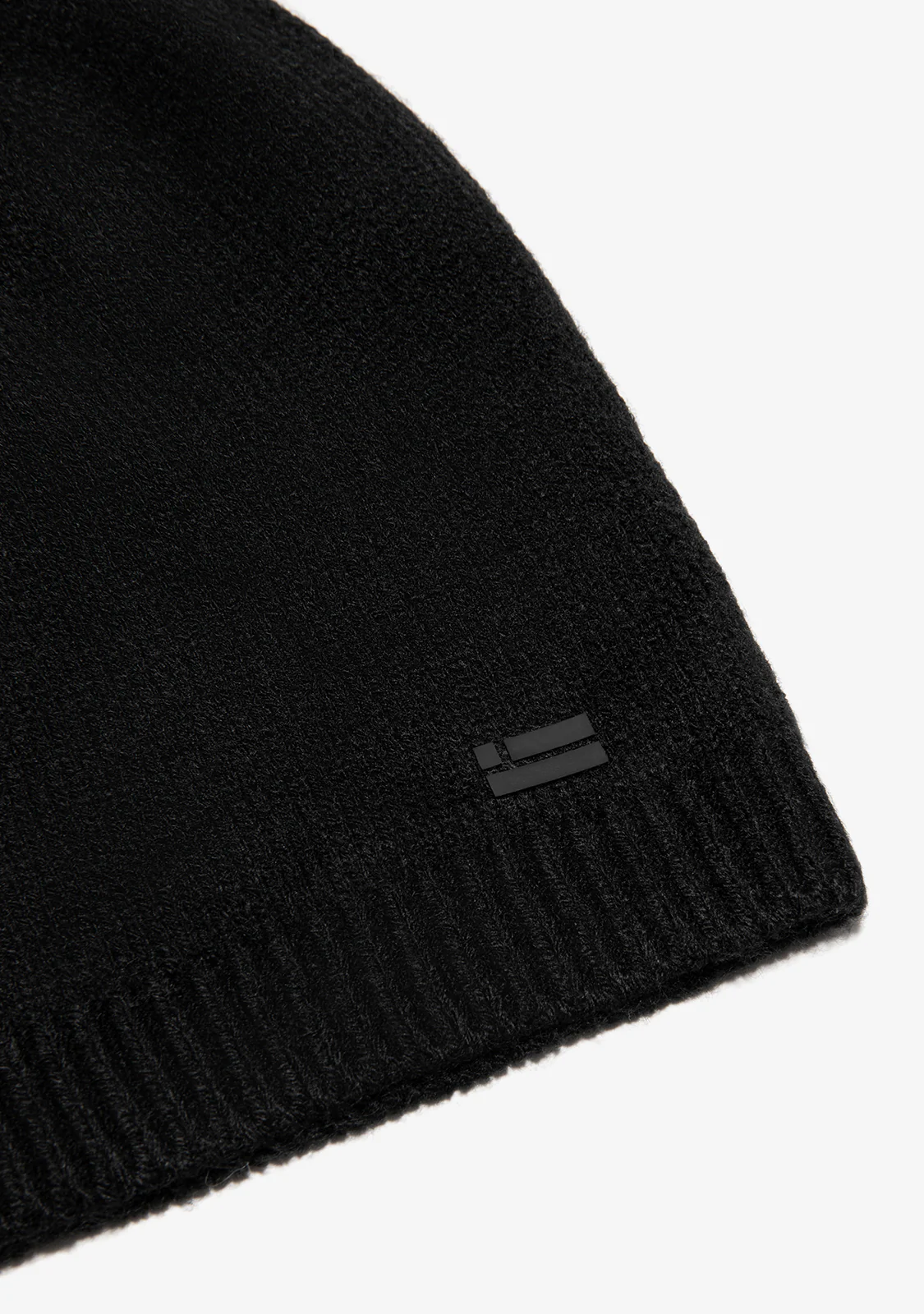 Nordic Bomb Slouch Beanie Black - Image 2
